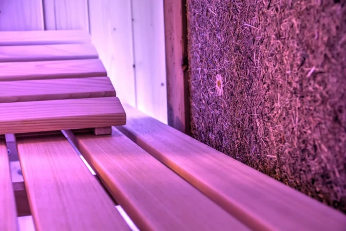 Liegefläche in der Sauna