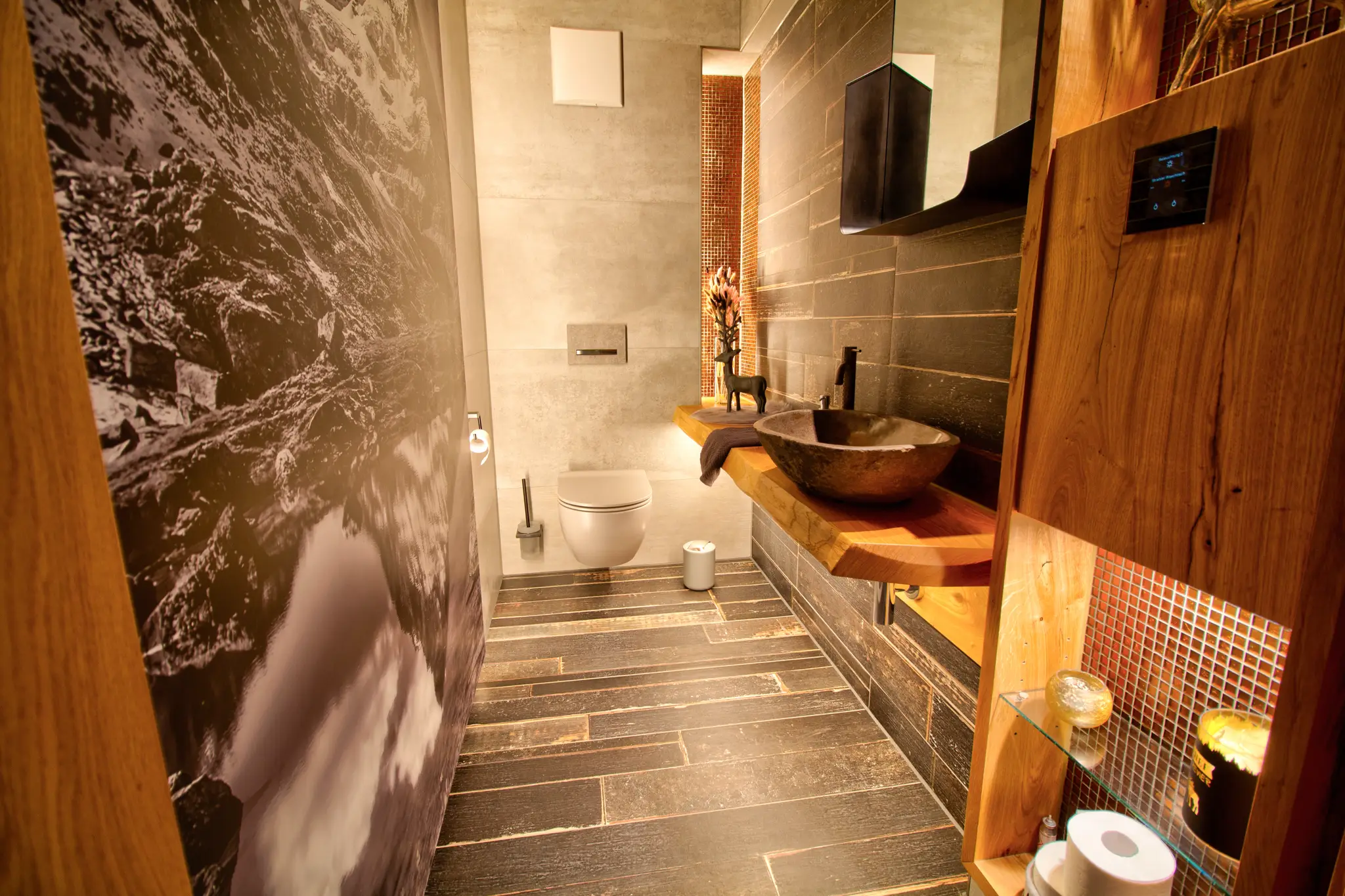 Bad aus einer Hand in München – stylisches Gäste-WC mit moderner Badgestaltung